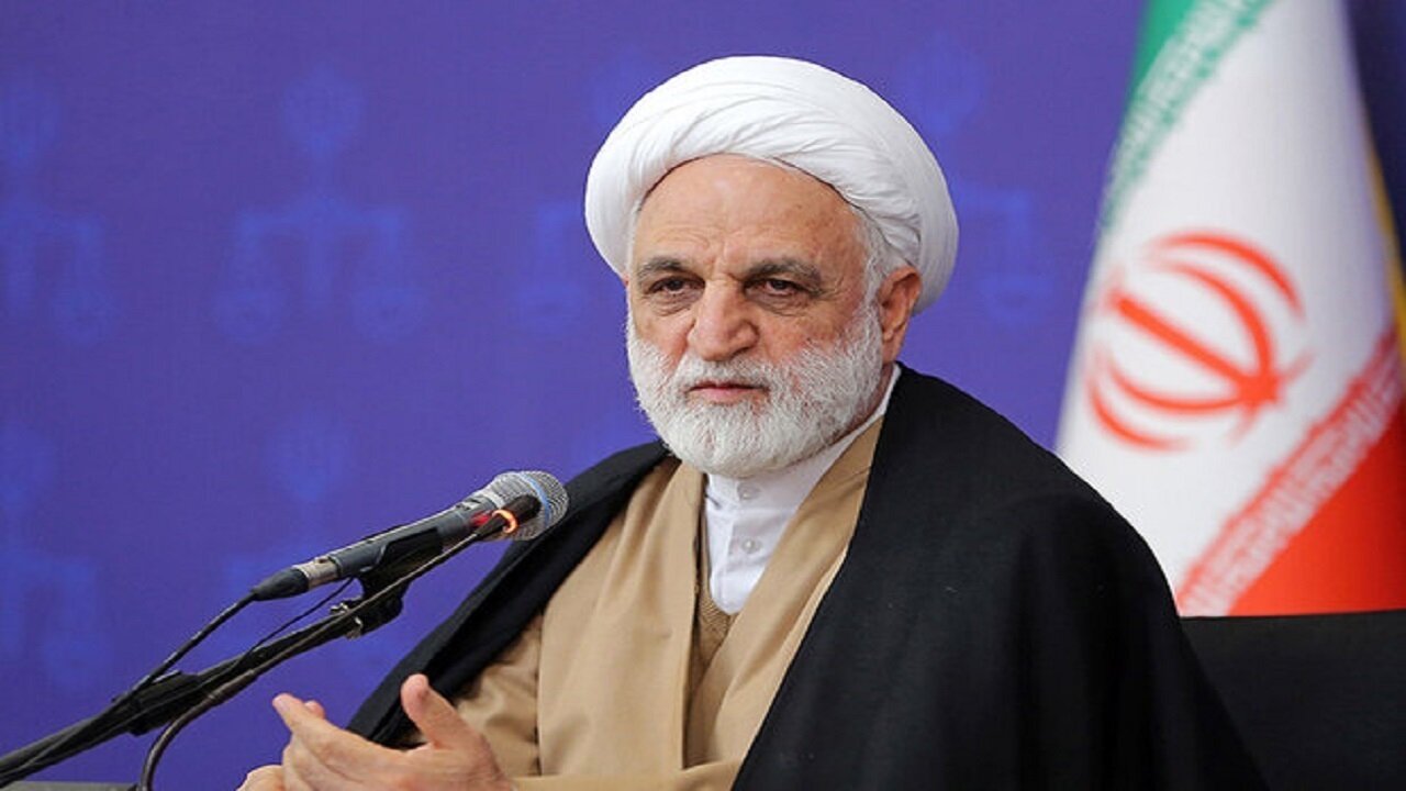 انتقاد اژه ای از رواج واژگانی نظیر «تندرو» و «کُندرو» در ادبیات سیاسی