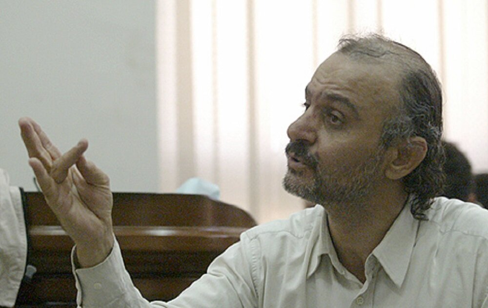 Hashemi’s Memoirs: Hashem Aghajari’s Death Sentence Had Negative Impacts Domestically and Abroad / The Judiciary Shows Imprudence in Such Matters.