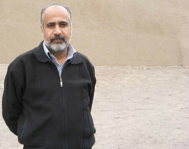 Seyed Ali Mirafzali Receives Decree / Secretary of Fajr Poetry Festival Appointed
