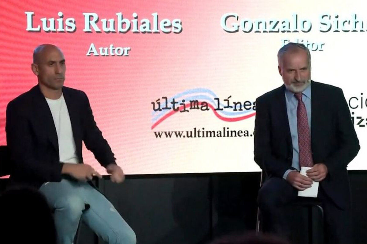 Watch | Egg Attack on Controversial President of Spanish Football Federation; Attacker Was a Close Relative!