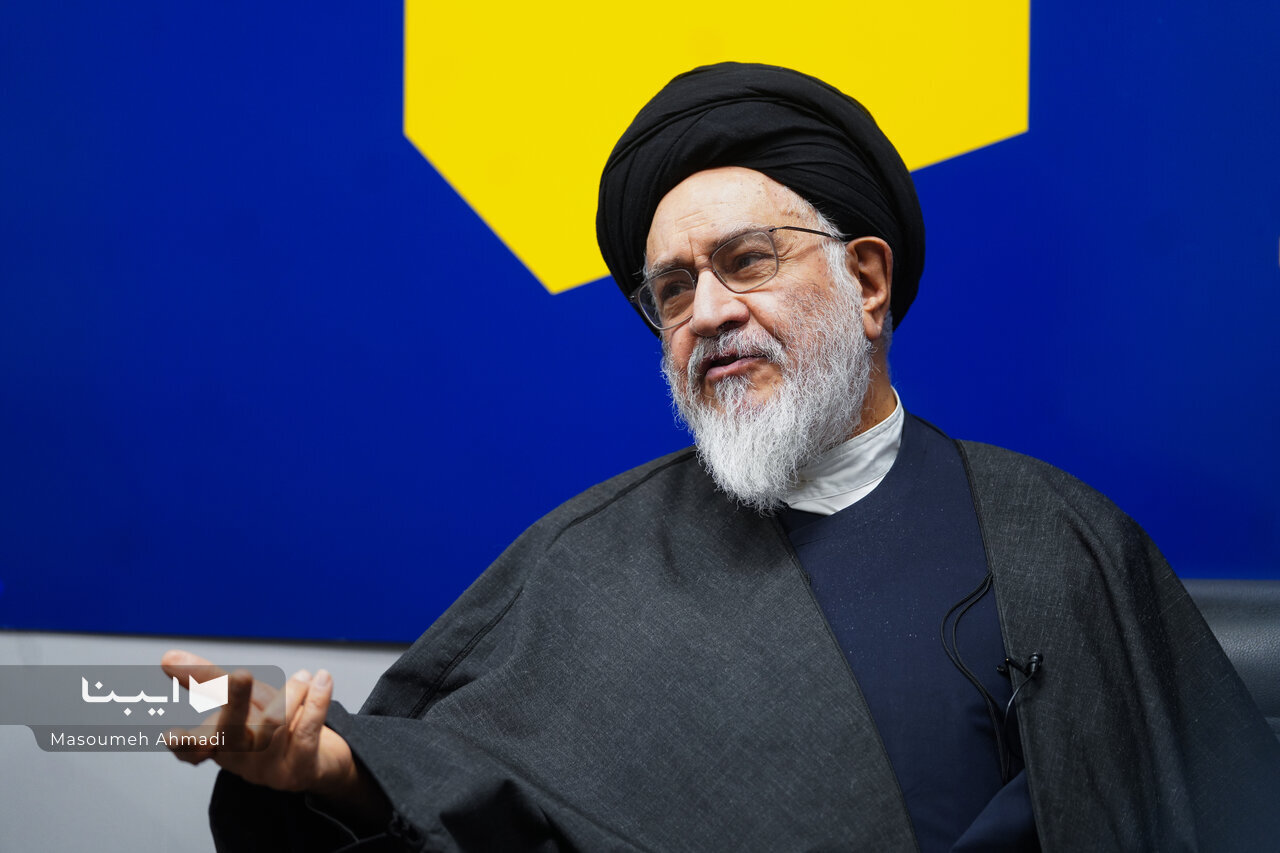 Mohaghegh Damad’s narrative on opponents and proponents of book publication among early Muslims / Religious leaders as promoters of the translation movement