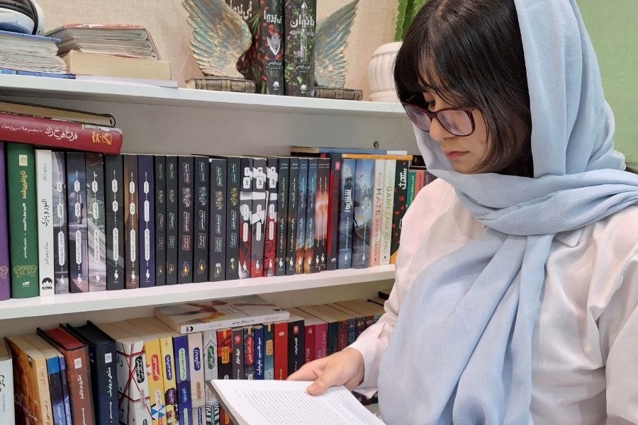 Cultural experiences of a book-loving girl from Mashhad / A thousand books and one cultural path