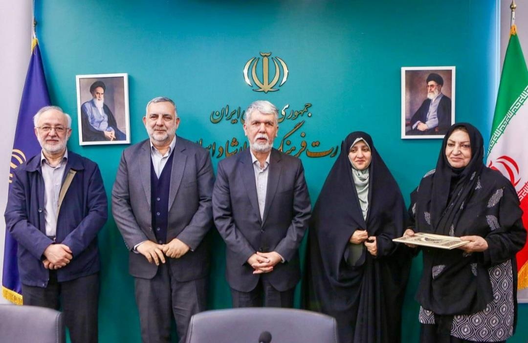 ‘Homeland writing’ will help the permanence of dear Iran