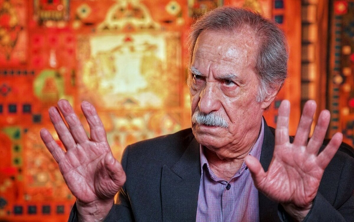 See | Siavash Tahmoures’s memory of slapping Abbas Jamshidifar