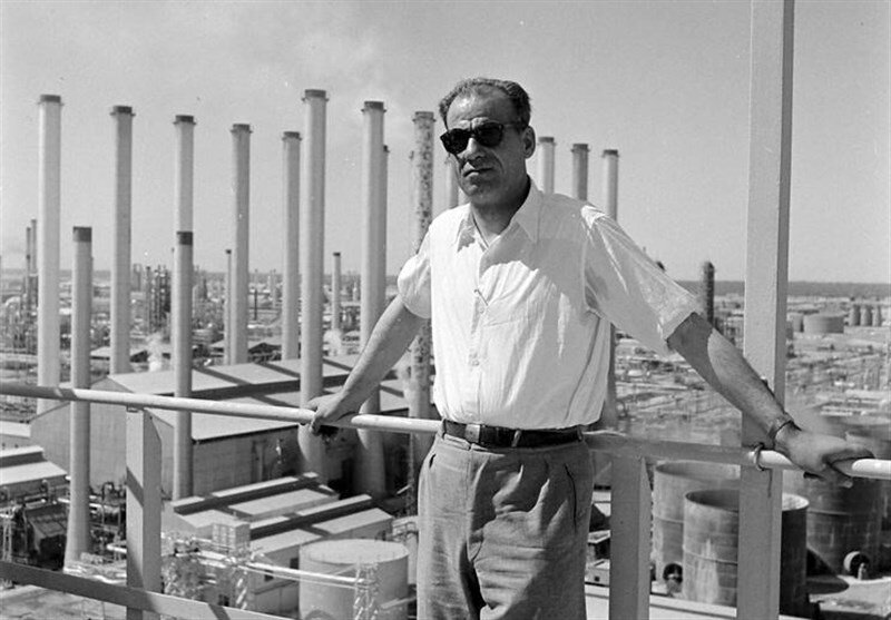 Controversial author and political activist who separated from Mosaddegh / From fiery speeches to separation from Mosaddegh; the story of a man who did not last in politics