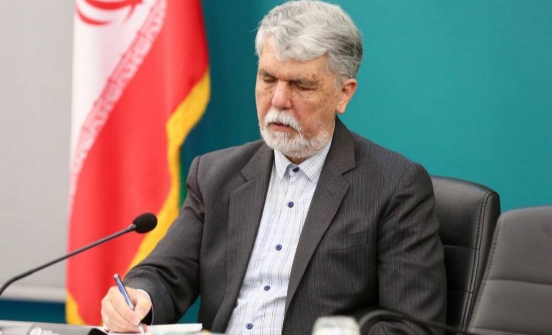Issuing Scientific Committee Decrees for the Fajr Poetry Festival with Emphasis on Elegant Persian Poetry